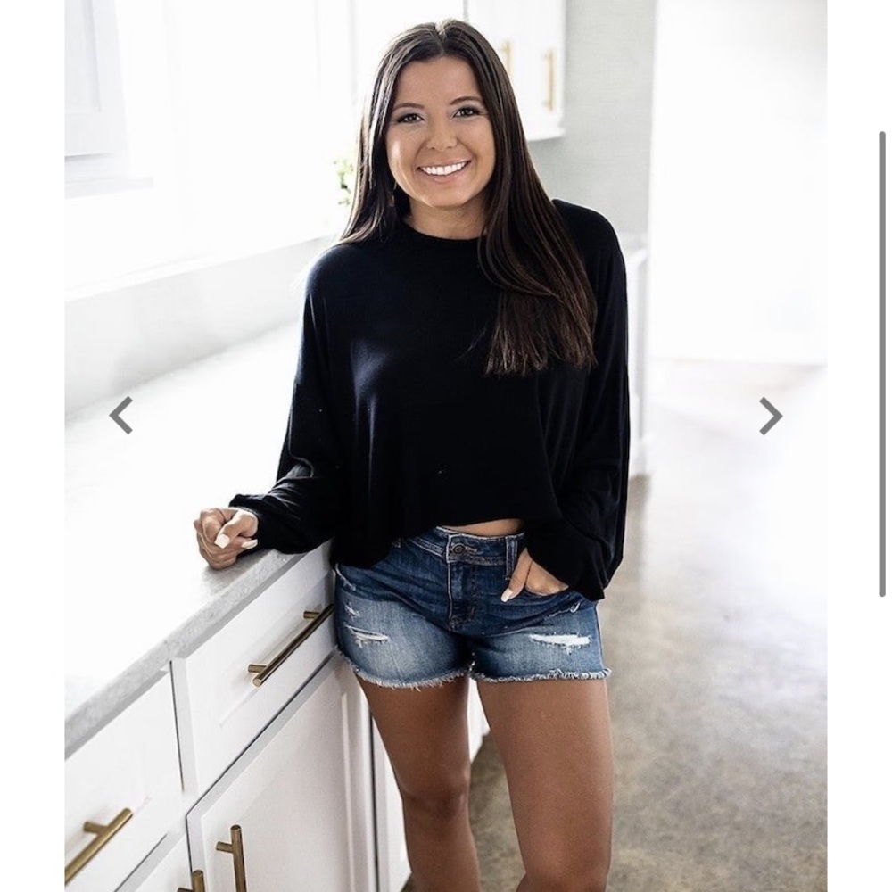 Size large black t shirt NWT crop loose fit